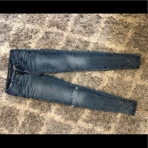 American Eagle skinny jeans/ distressed knee EUC
